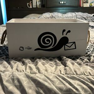 Mail box organizer